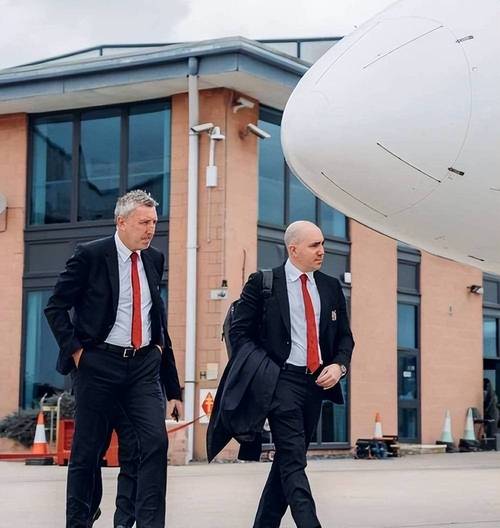 英媒：球员和阿莫林的家人受邀前往卡灵顿观看训练，参加曼联活动