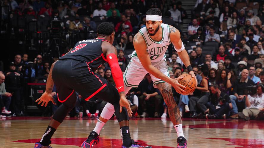 解决世界难题！猛龙边线球送入篮下 扎实打板绝杀绿军！