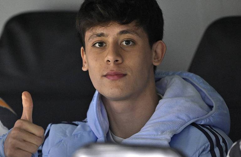 居莱尔：我完全相信阿隆索的计划，如果他让我当门将我就去买手套