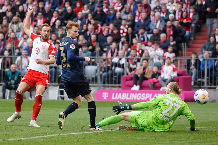 32岁德甲carry！凯恩全场合集：能传能射、滑铲解围 热区跑遍全场