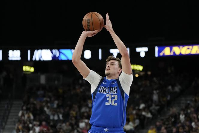 两连败不变阵!独行侠首发:弗拉格/克莱/华盛顿/浓眉/莱夫利