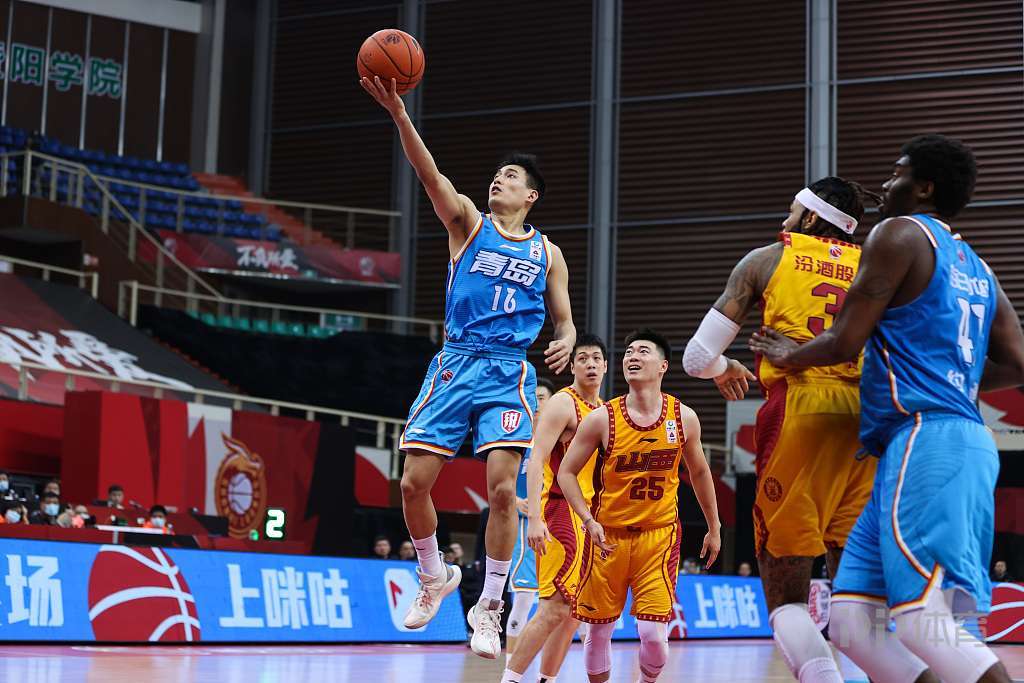 真滴是香！亚当斯上场各种补篮 半场9分钟拿到8分4板1断1帽